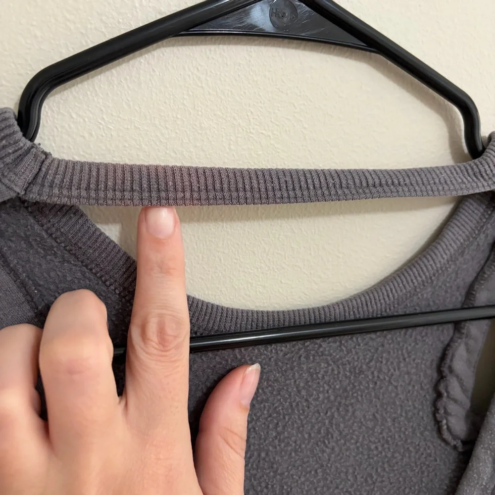 JoyLab Grey Cutout Athletic Sweatshirt Women’s Large - Picture 4 of 6